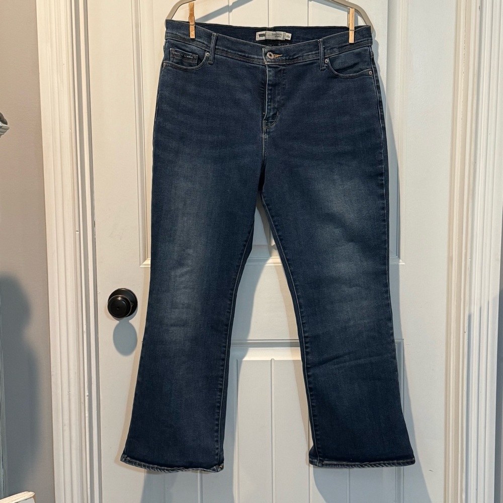 Levi’s perfectly slimming women’s petite 512 Bootcut Blue Jeans Size16P